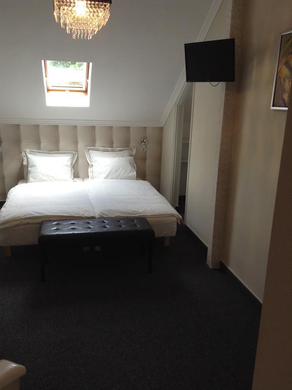 Lika Panzio Gyula Hotel Room photo